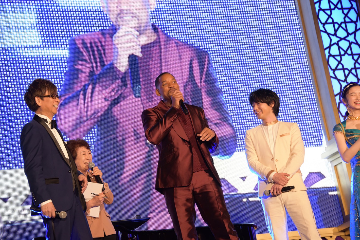 「アラジン」“来日マジック・カーペットイベント”の様子。