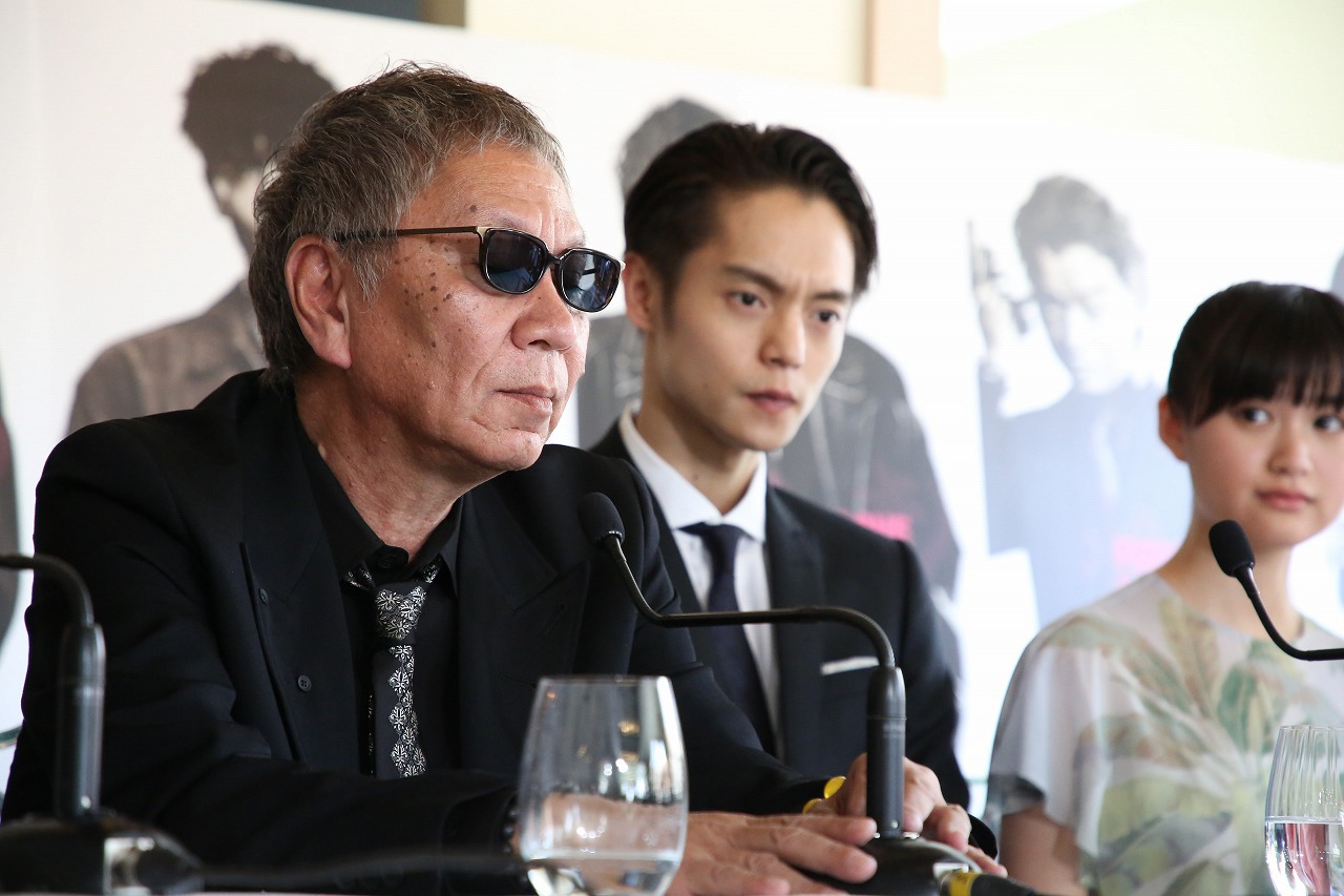 左から三池崇史、窪田正孝、小西桜子。(c)Kazuko Wakayama