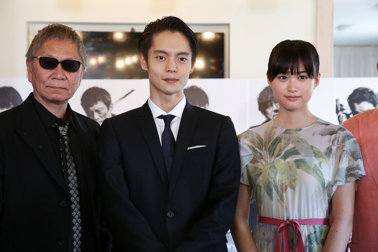 左から三池崇史、窪田正孝、小西桜子。(c)Kazuko Wakayama