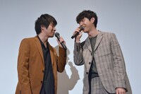 左から村井良大、ジュンQ。