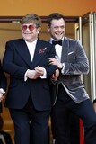 「ロケットマン」第72回カンヌ国際映画祭公式上映の様子。左からエルトン・ジョン、タロン・エジャトン。