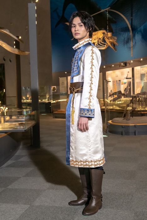 カナロ役の兵頭功海。