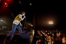 「パーフェクトワールド SPECIAL NIGHT」でライブを行う菅田将暉。