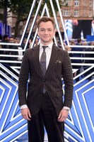 タロン・エジャトン