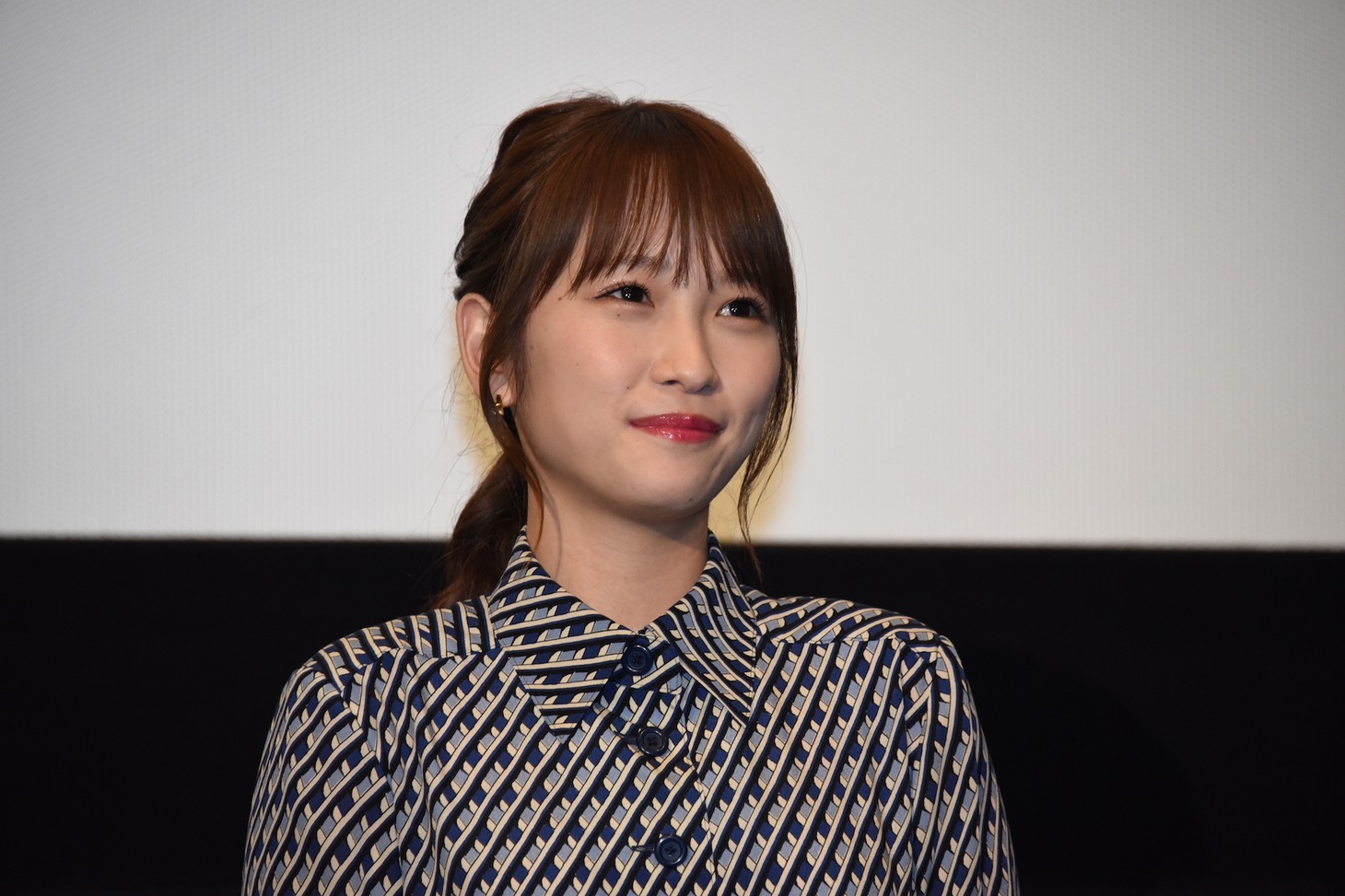 川栄李奈
