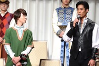 左から小原唯和、岸田タツヤ。