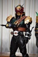 ISSA演じるキャラクターが変身する仮面ライダーバールクス。