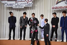 仮面ライダージオウに興味津々のDA PUMP。