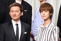 左からISSA、奥野壮。