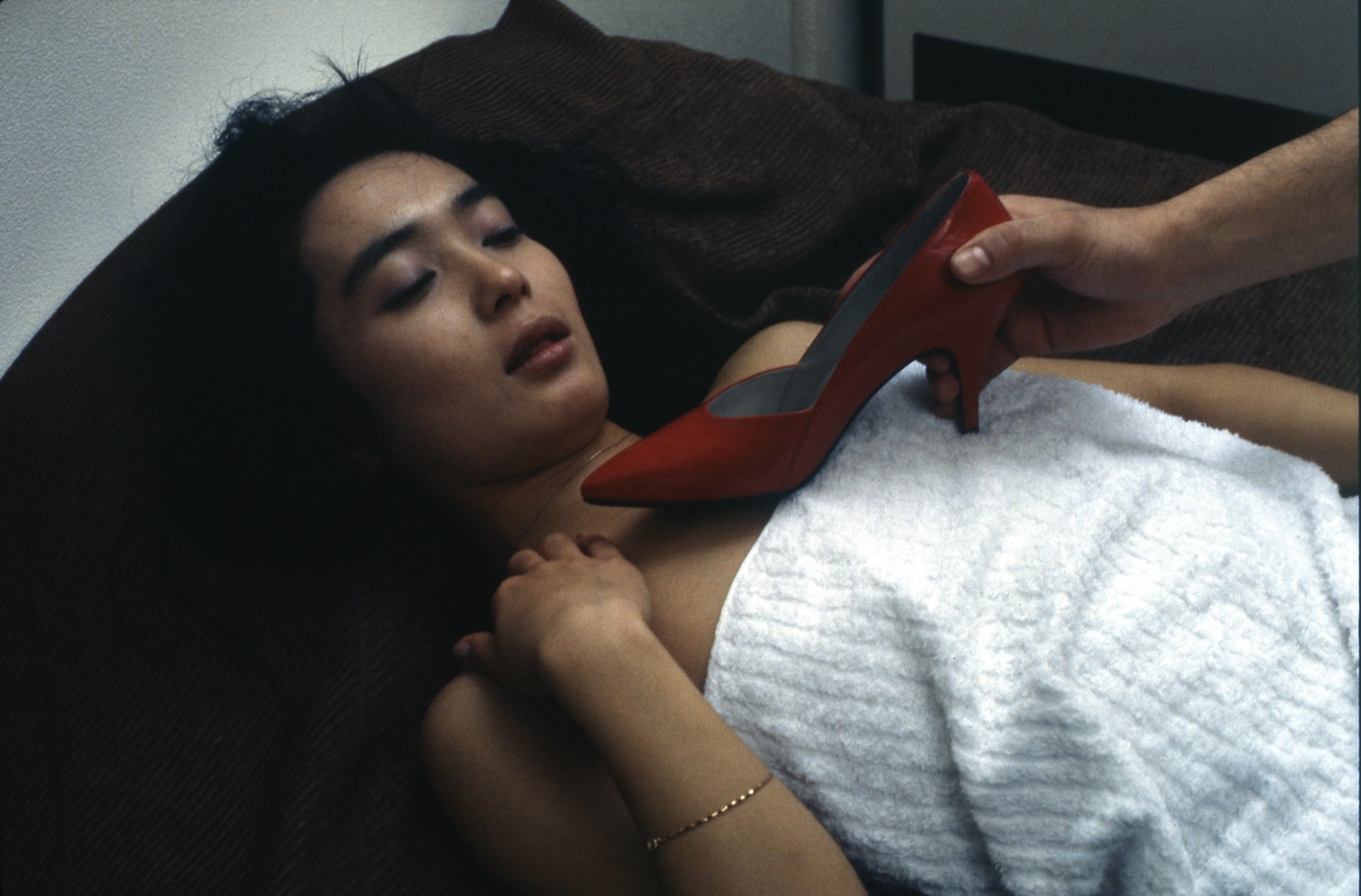 「シンデレラエクスタシー 黒い瞳の誘惑」 (c)1988 日活株式会社