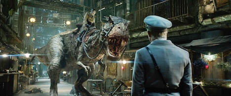 「アイアン・スカイ／第三帝国の逆襲」新場面写真