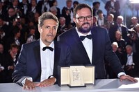 左からクレベール・メンドンサ・フィリオ、ジュリアーノ・ドルネレス。（写真提供：Hahn Lionel / ABACA / Newscom / ゼータ イメージ）