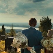 息子のため線路に横たわる、“無実の殺人者”の悲哀描く「鉄道運転士の花束」予告