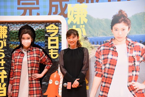 左からざわちん、篠原涼子。