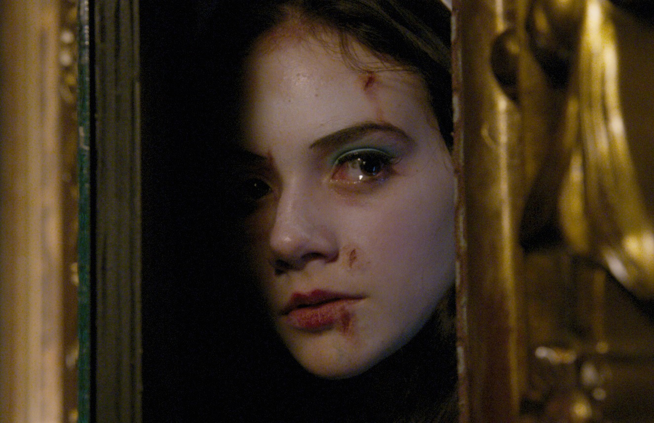 「ゴーストランドの惨劇」 (c)2017 - 5656 FILMS -INCIDENT PRODUCTIONS -MARS FILMS -LOGICAL PICTURES