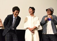 左から村田秀亮、石田明、豊島圭介。