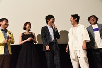 「耳を腐らせるほどの愛」完成披露上映会の様子。