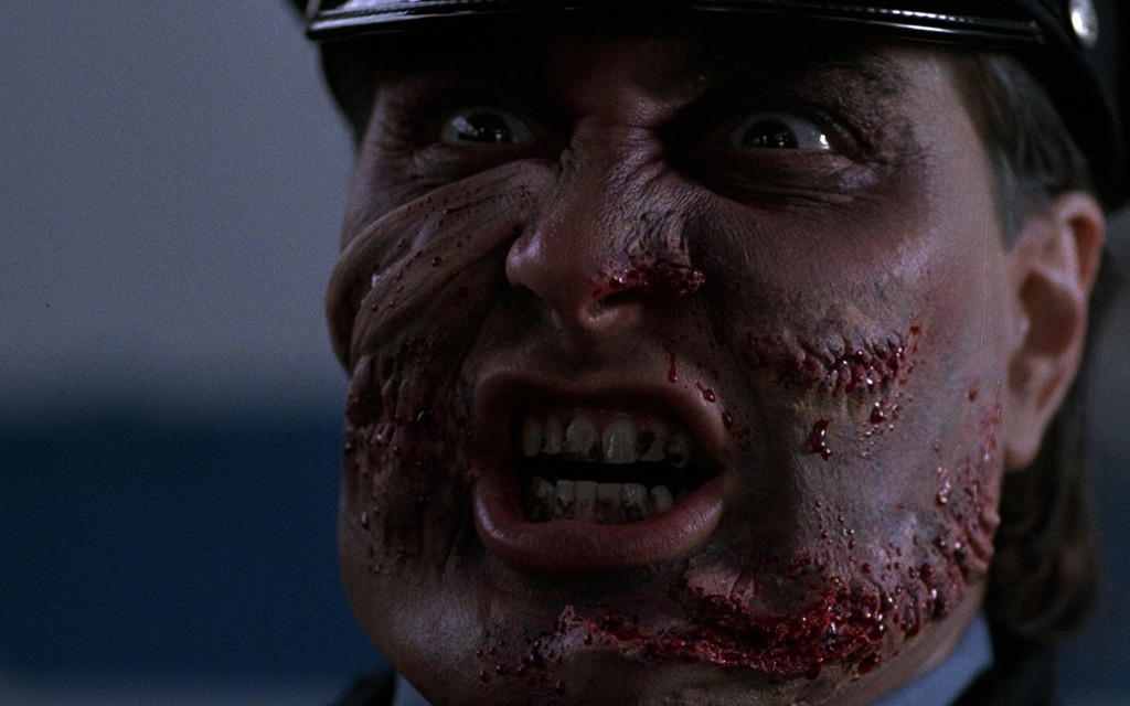 「マニアック・コップ」 (c)1988 SHAPIRO GLICKENHAUS ENTERTAINMENT CORPORATION
