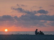 「HOT SUMMER NIGHTS/ホット・サマー・ナイツ」