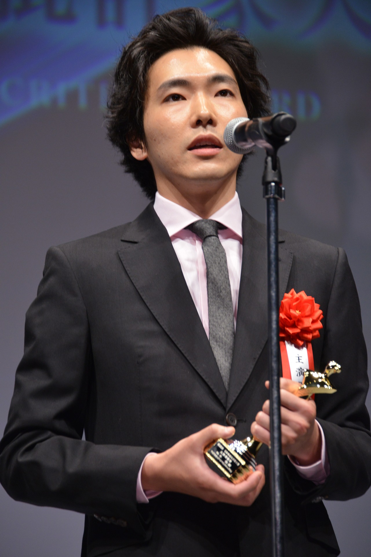 柄本佑