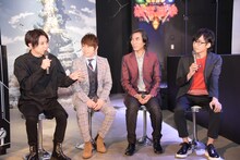 左から梶裕貴、西川貴教、河森正治、寺島拓篤。