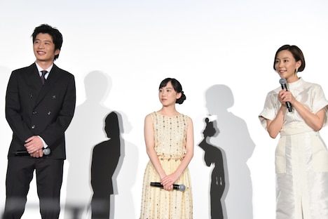 6歳の観客に話しかける木村佳乃（右）。