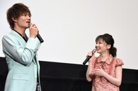左から佐野勇斗、山田杏奈。