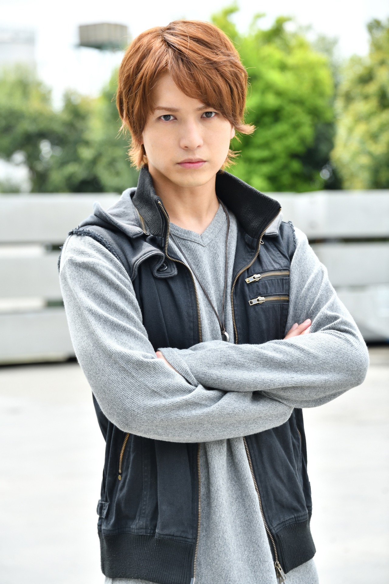 桜井侑斗役の中村優一。