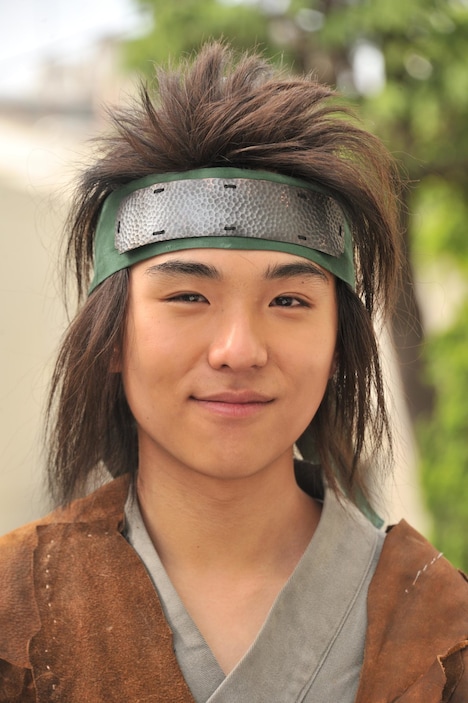 若林時英演じる牛三。