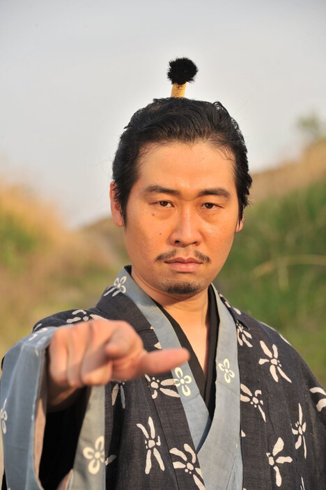 前野朋哉演じる織田信長。