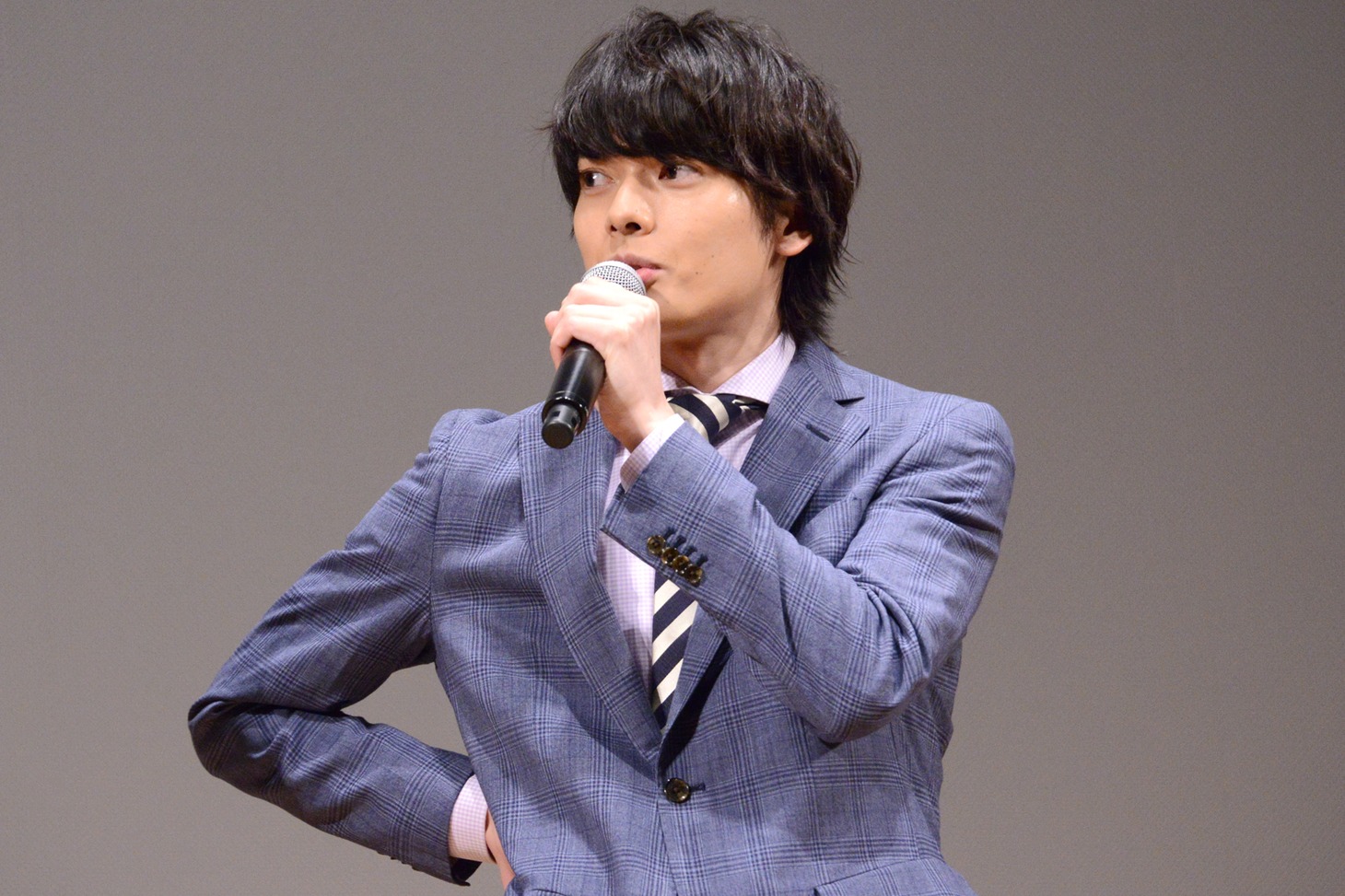 崎山つばさ