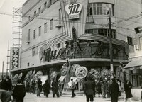 「ブーム・タウン」公開時の武蔵野館（昭和22年11月～12月頃）。（写真提供：武蔵野興業）