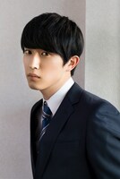 杉野遥亮演じる草野誠実。