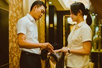 「帰れない二人」