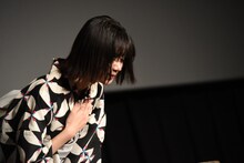 退場する際、最後に改めて頭を下げる池田エライザ。