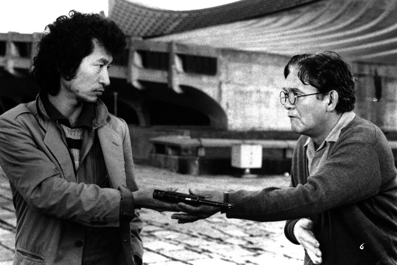 「餌食」 (c)東映