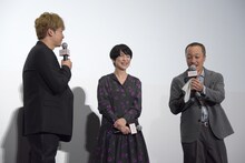 「こんなところにハンケチが……」とハンカチを欲していた香取慎吾（左端）に差し出すも、「音尾さんのは嫌です」と拒絶された音尾琢真（右）。