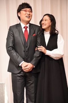 蒼井優 山里亮太との結婚決め手は 仕事に対する姿勢 2ショット会見で語る 映画ナタリー