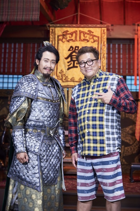 左から大泉洋、福田雄一。