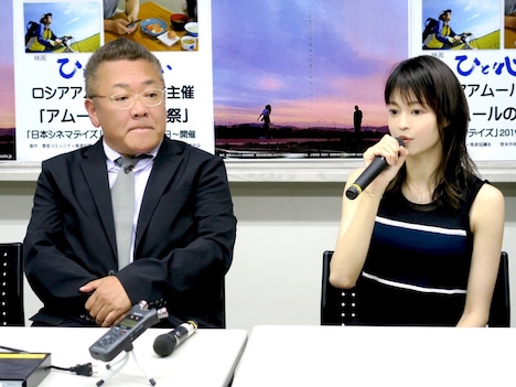 左から鐘江稔、小林涼子。