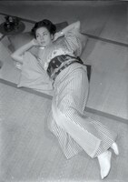 「偽れる盛装」 (c)KADOKAWA1951