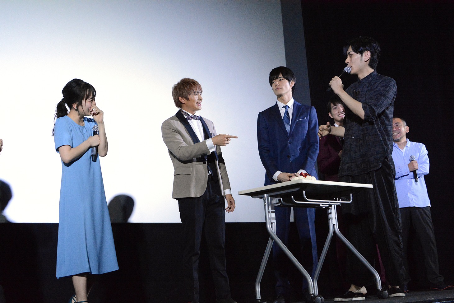 映画「明治東亰恋伽」完成披露イベントの様子。