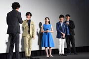 左から稲垣吾郎、浦上晟周、芦田愛菜、石橋陽彩、渡辺歩監督。