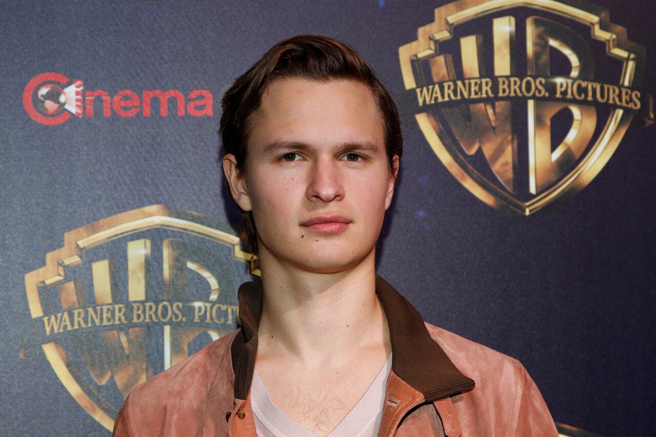 アンセル・エルゴート、米ドラマで東京の裏社会を駆け巡る新聞記者役