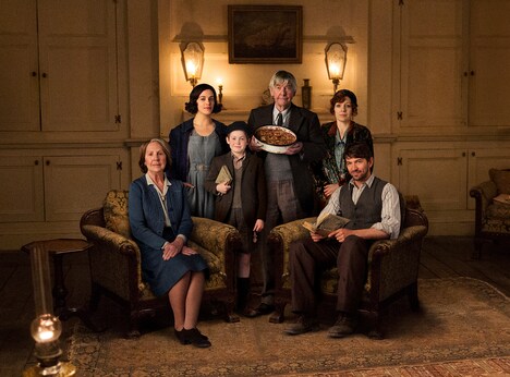 「ガーンジー島の読書会の秘密」