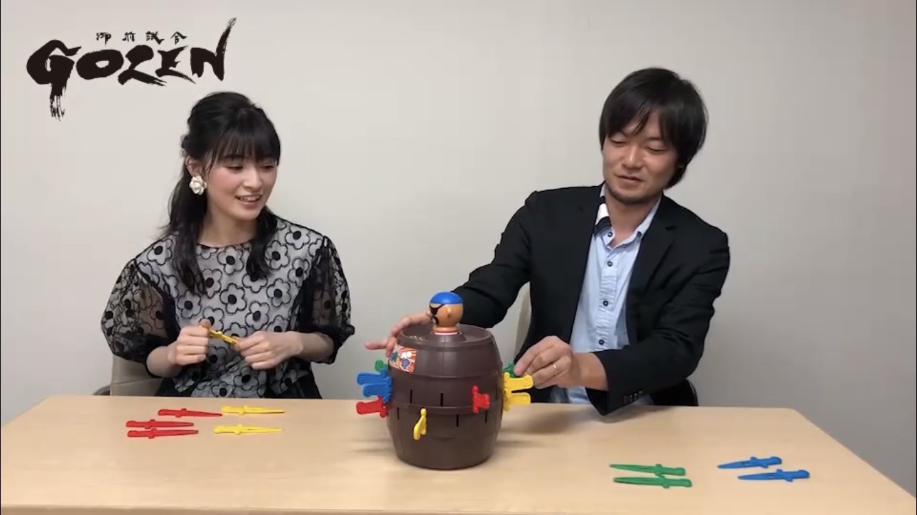 「『GOZEN』真剣勝負」スペシャルムービー第4試合より、優希美青（左）と望月卓（右）。