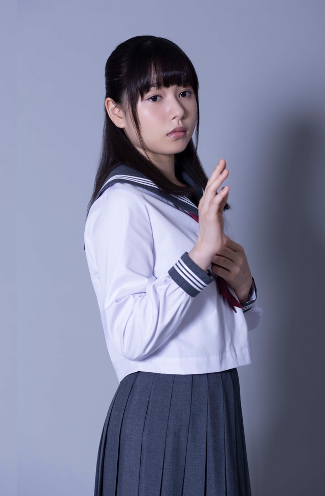 桜井日奈子演じるヒロミ。