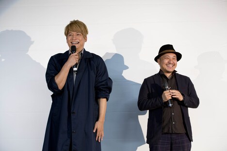 左から香取慎吾、白石和彌。