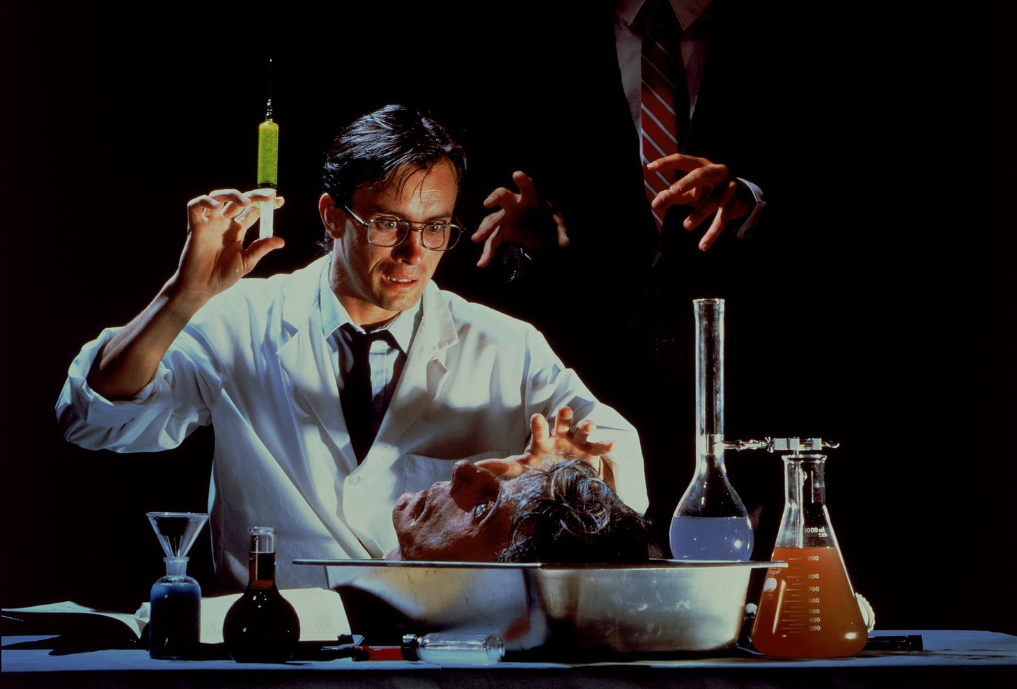「ZOMBIO 死霊のしたたり（4Kレストア版）」 (c)RE-ANIMATOR (c)1985 RE-ANIMATOR PRODUCTIONS, INC. ALL RIGHTS RESERVED"RE-ANIMATOR" IS A REGISTERED TRADEMARK OF RE-ANIMATOR PRODUCTIONS, INC.