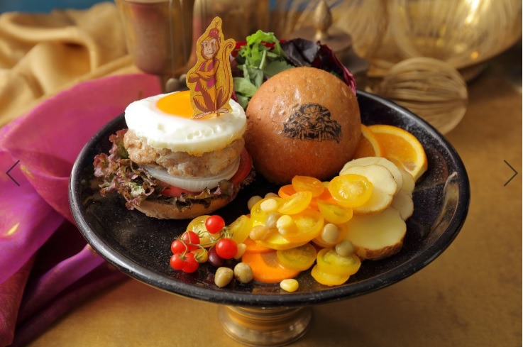 「＜アブー＞欲張りチキンバーガー」（税込2149円）